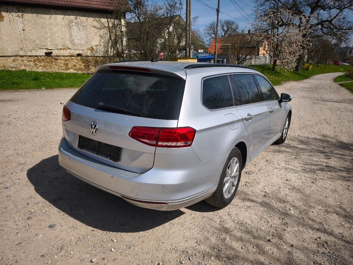 2018 Volkswagen PASSAT - 6