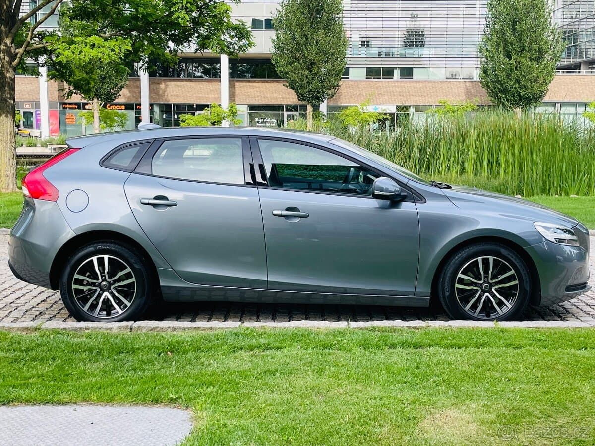 2018 Volvo V40 - 6