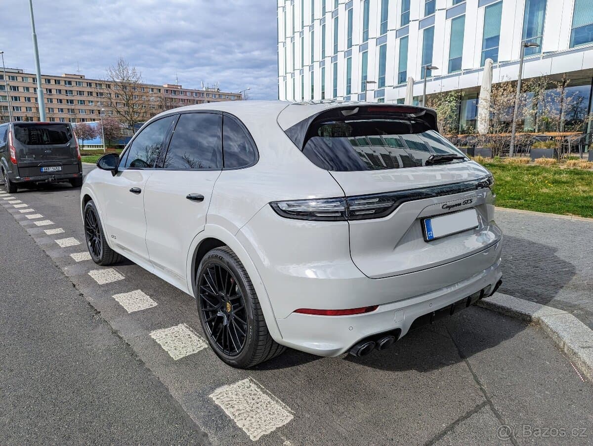 2022 Porsche CAYENNE - 6