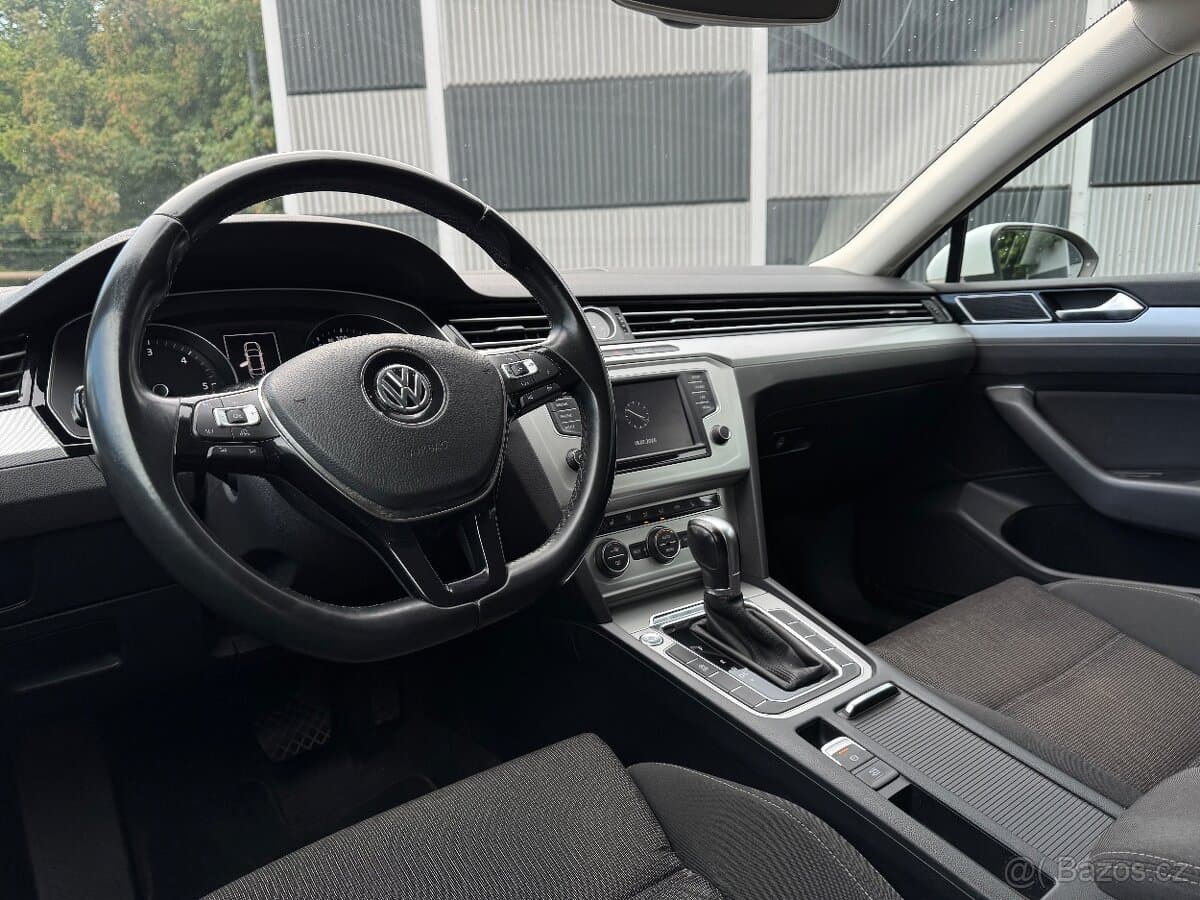 2015 Volkswagen PASSAT - 6