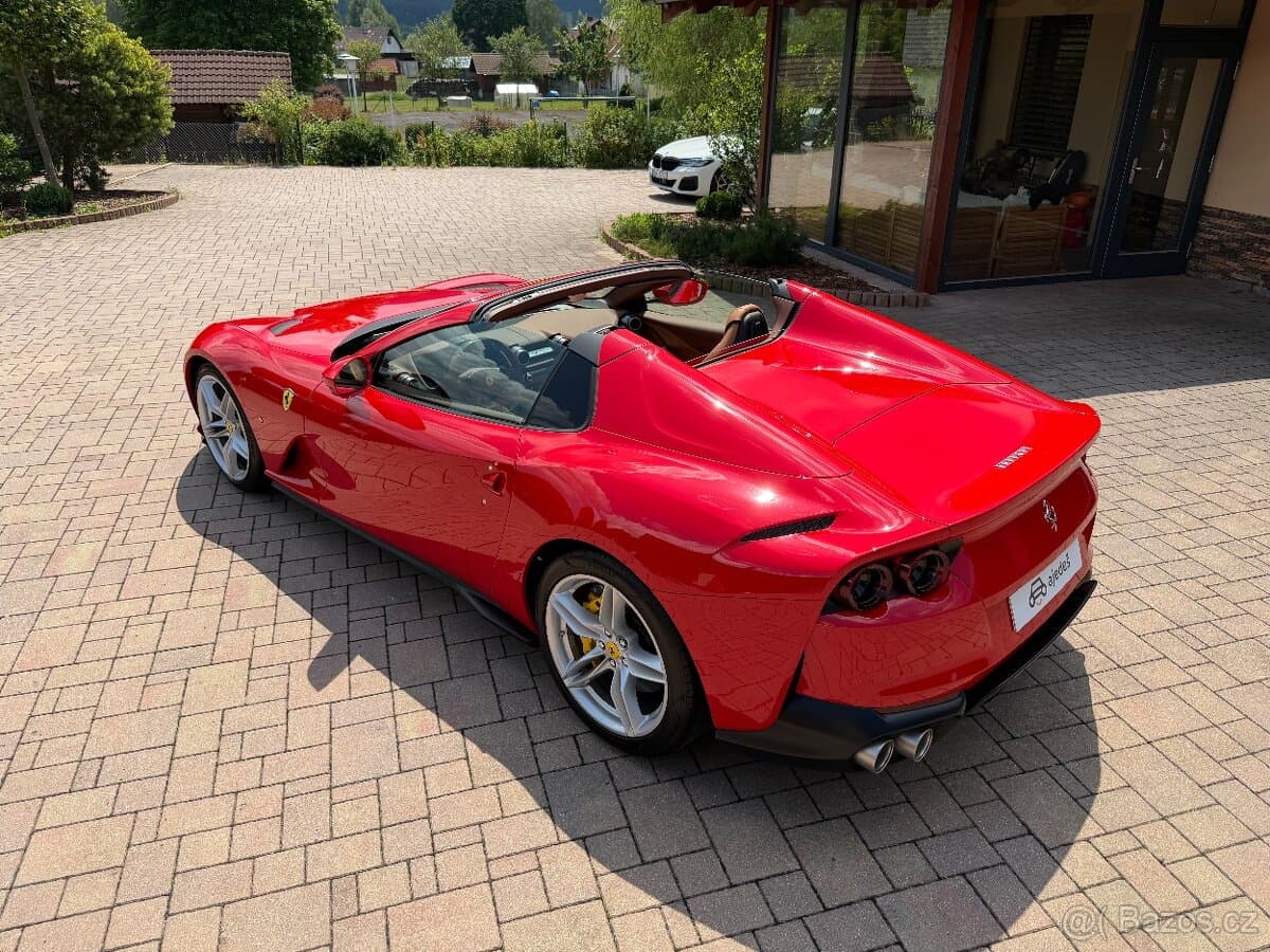 2022 Ferrari 812 - 6