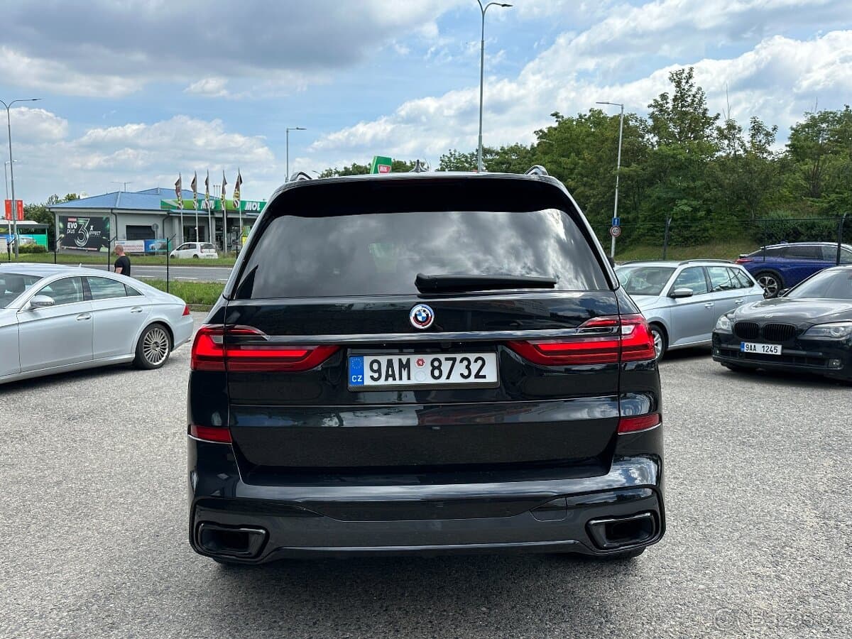 2022 BMW X7 - 6