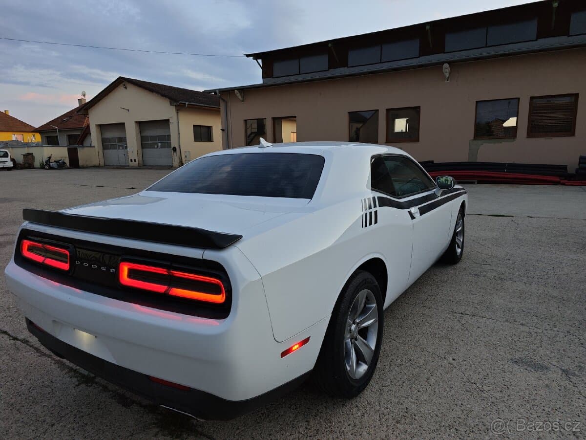 2016 Dodge CHALLENGER - 6