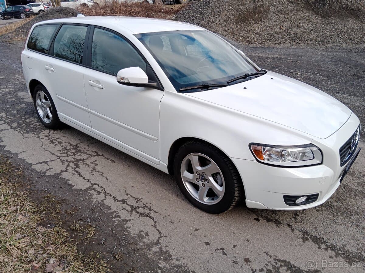 2011 Volvo V50 - 6