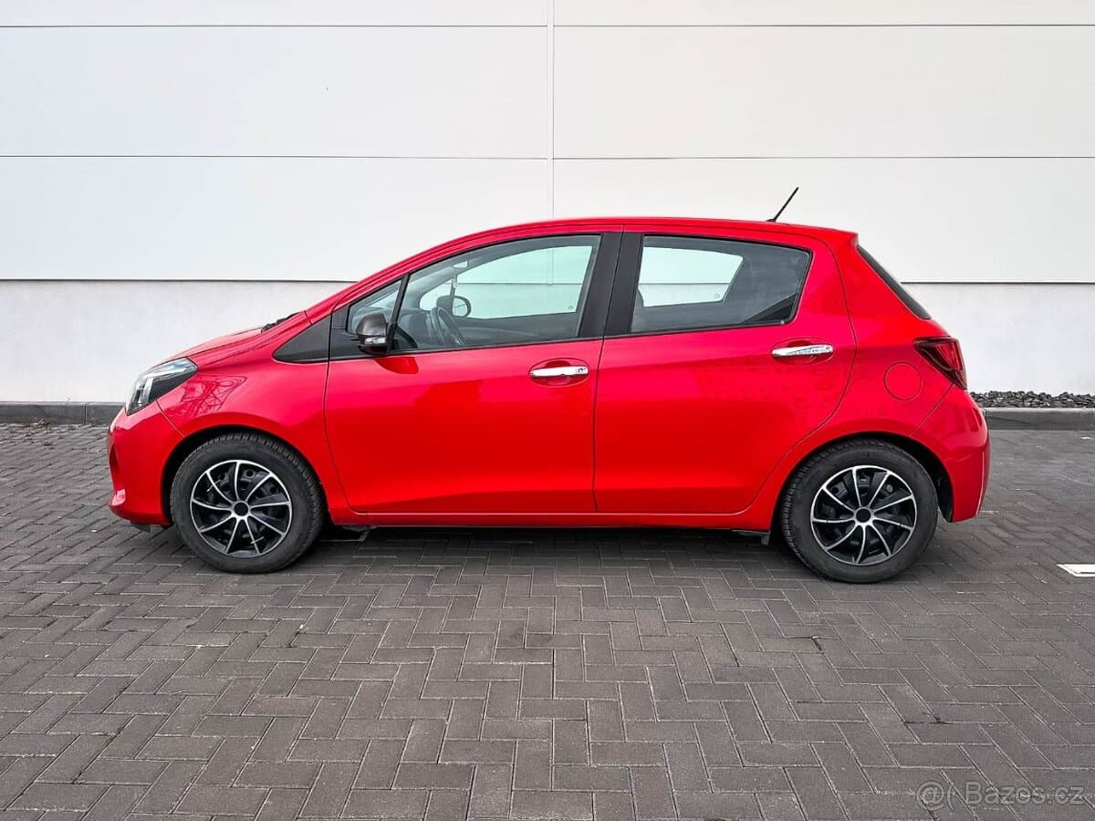 2015 Toyota YARIS - 6