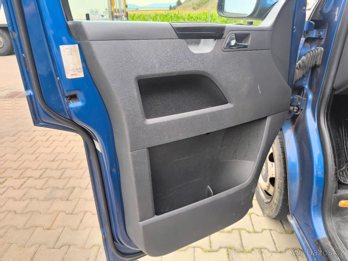 2011 Volkswagen CARAVELLE - 6
