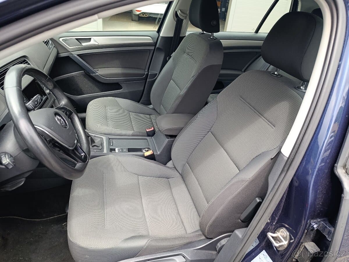 Volkswagen GOLF - 6