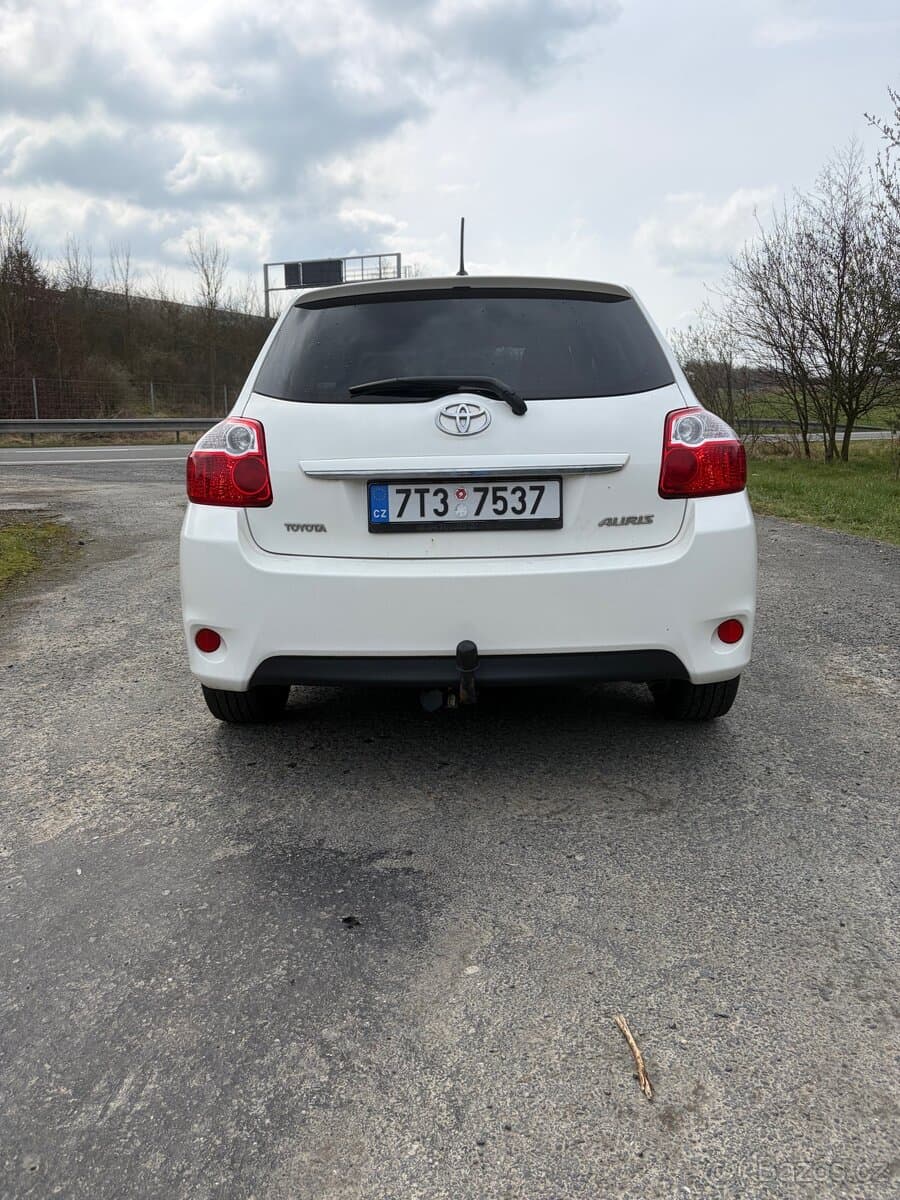 2011 Toyota AURIS - 6