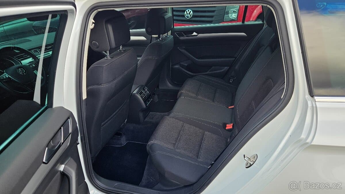 2018 Volkswagen PASSAT - 6