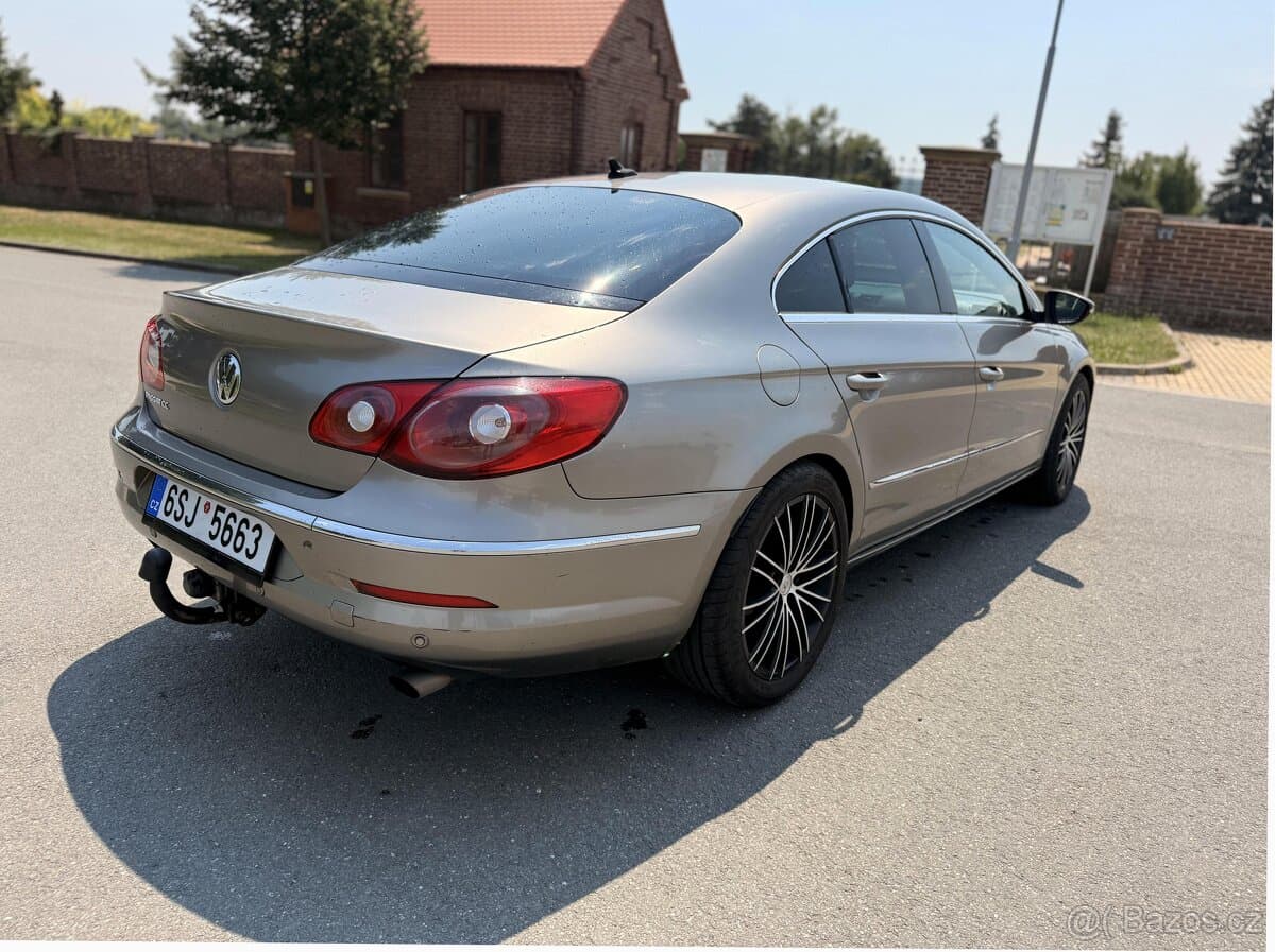 2010 Volkswagen PASSAT CC - 6