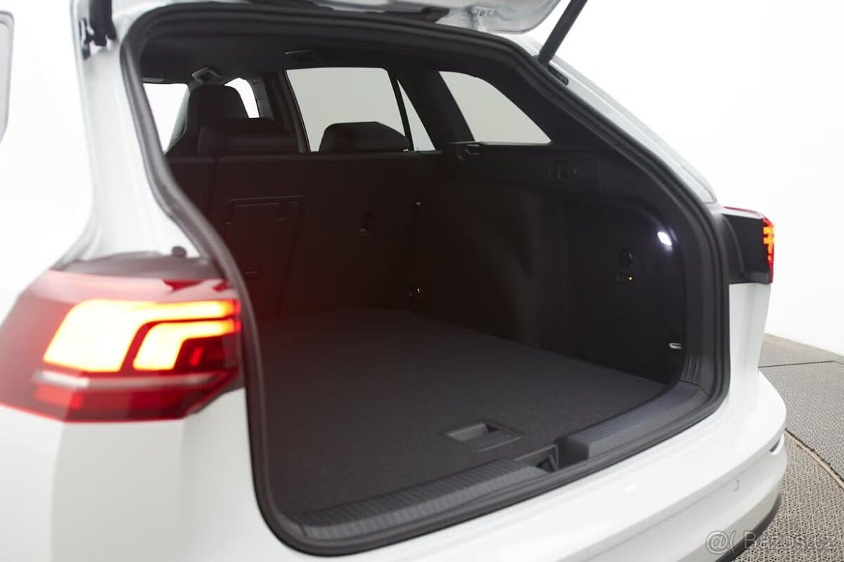 Volkswagen GOLF - 6