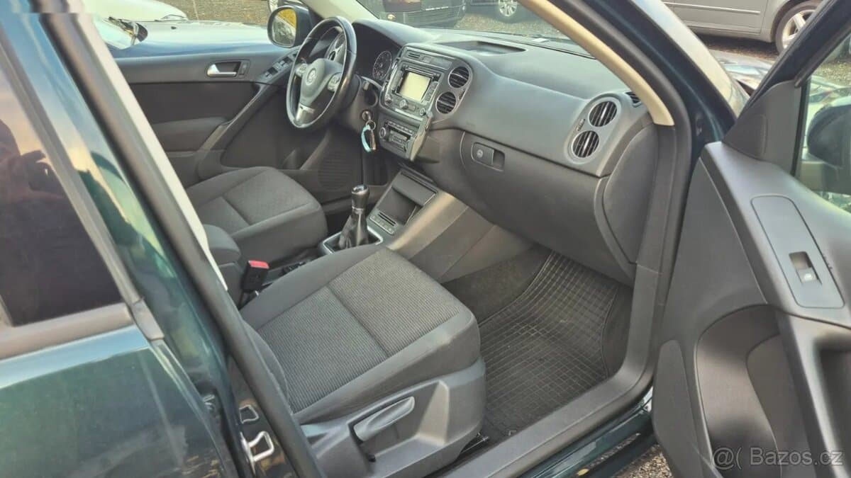 2012 Volkswagen TIGUAN - 6