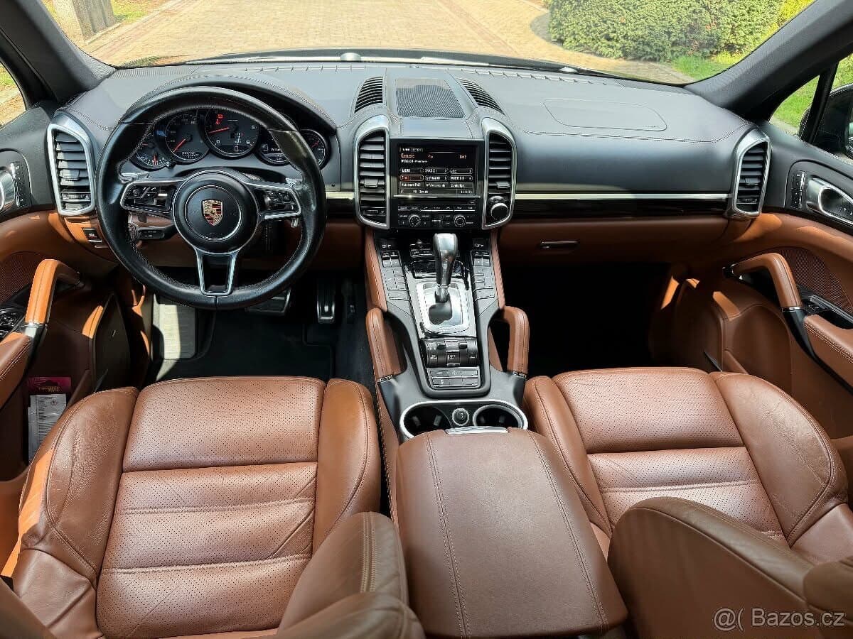 2016 Porsche CAYENNE - 6