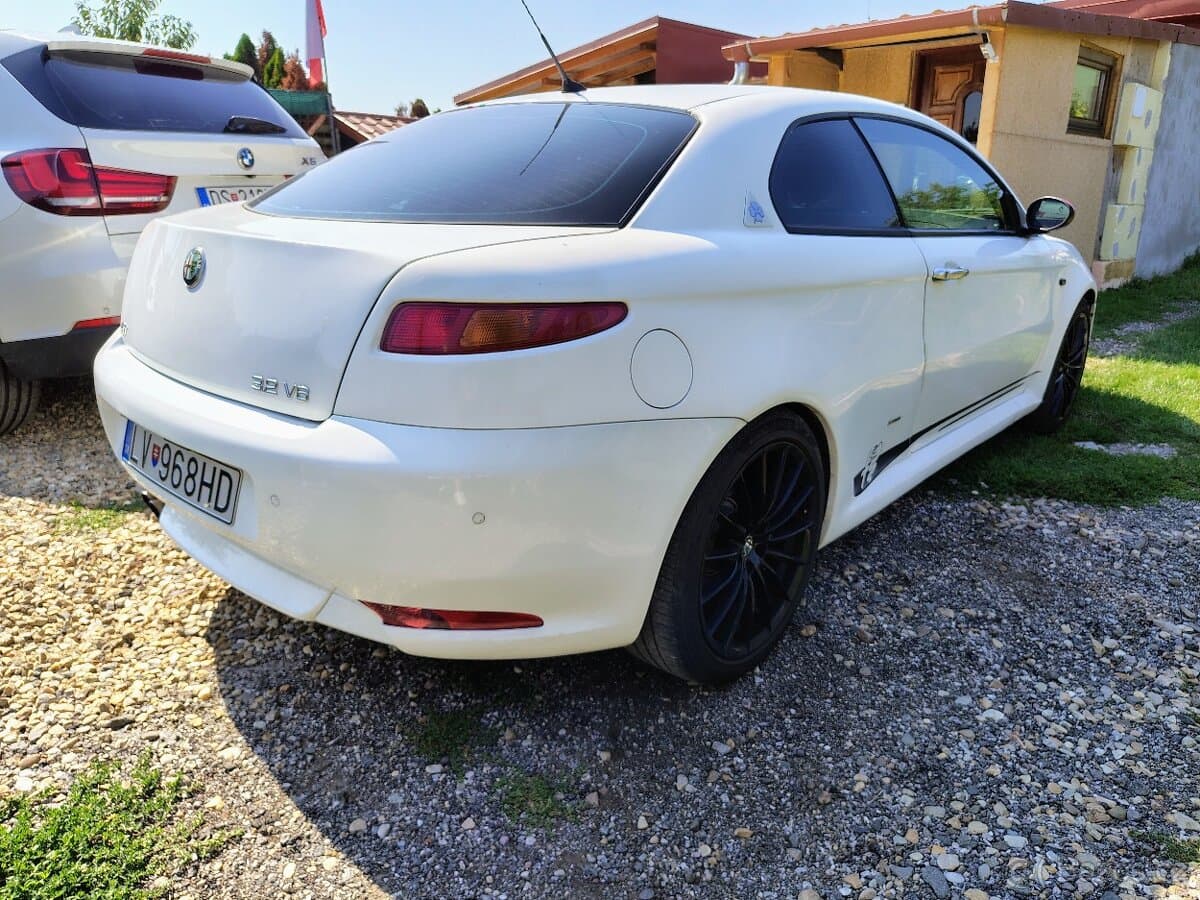 2005 Alfa Romeo GT - 6