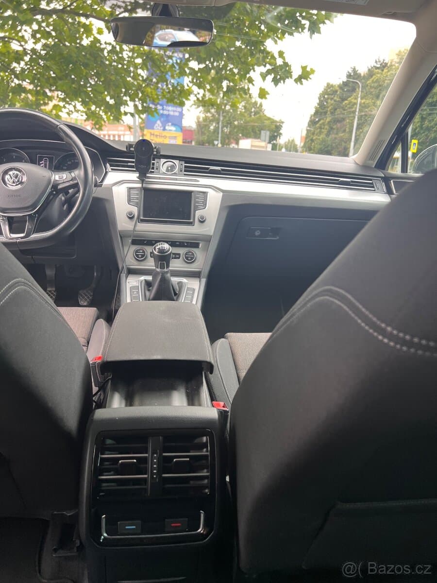Volkswagen PASSAT - 6