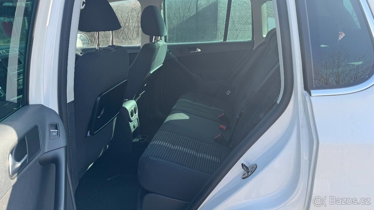 2011 Volkswagen TIGUAN - 6