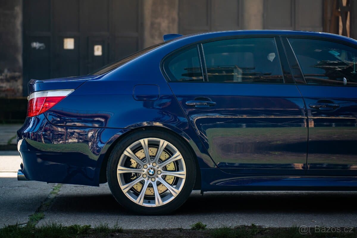 2005 BMW M5 - 6