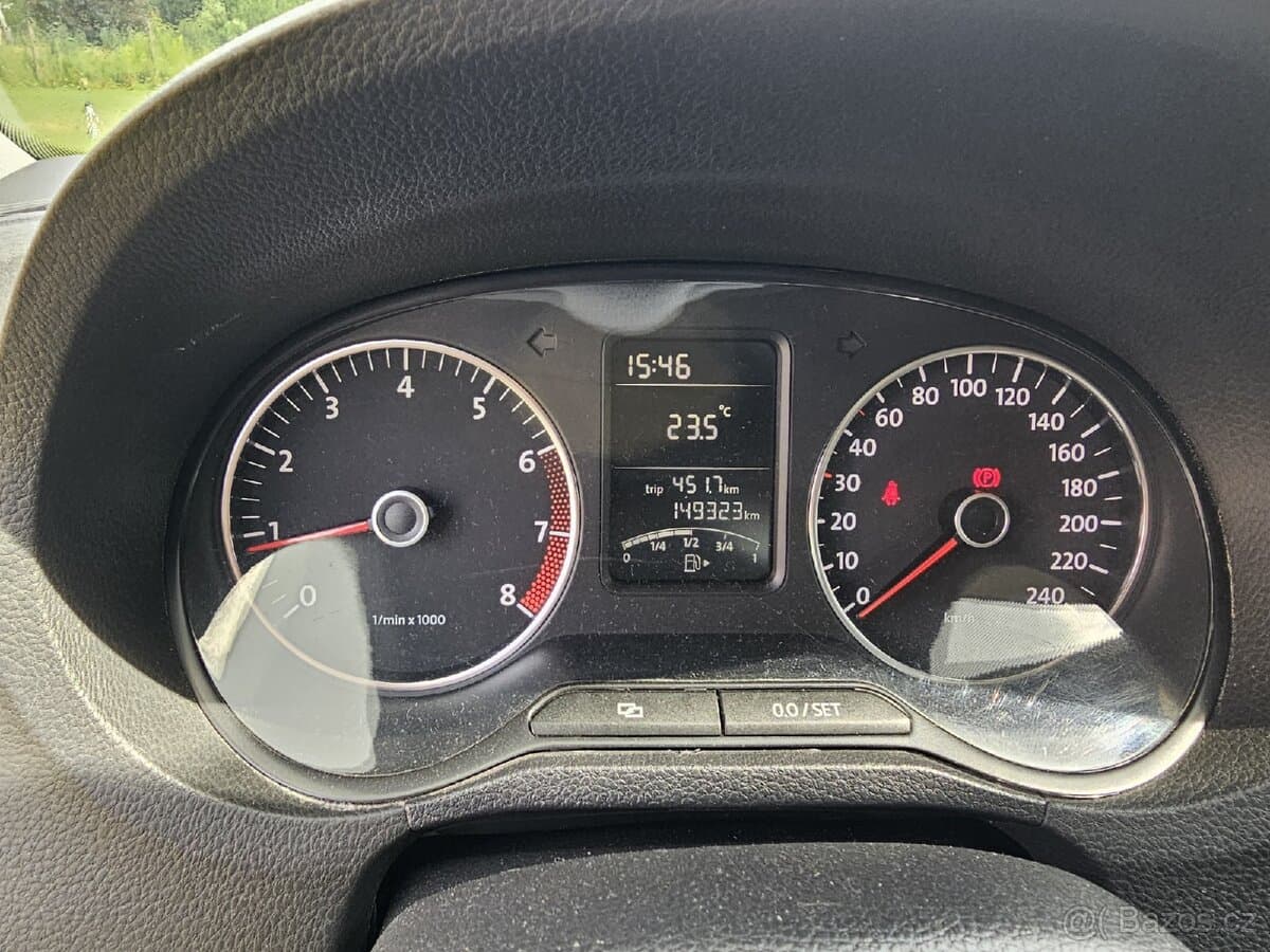 2011 Volkswagen POLO - 6