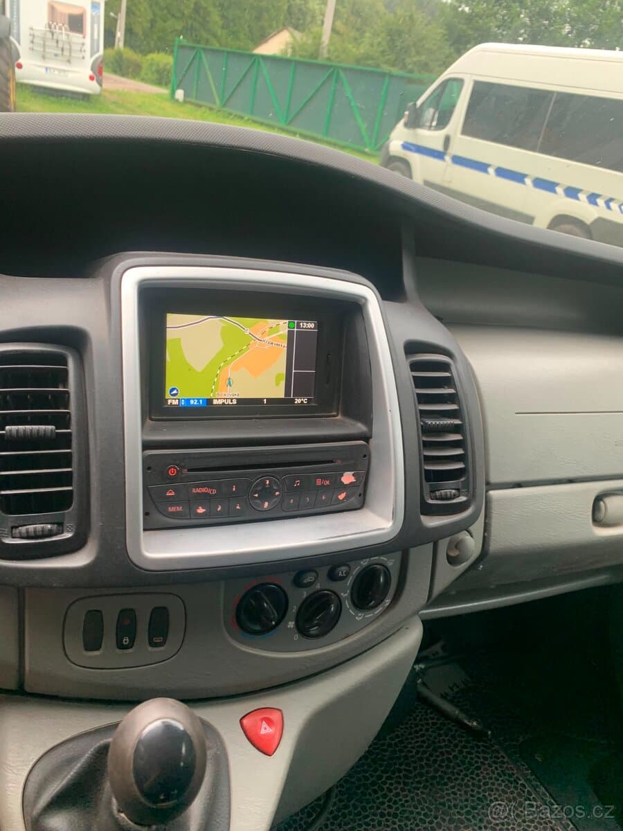 2011 Renault TRAFIC - 6