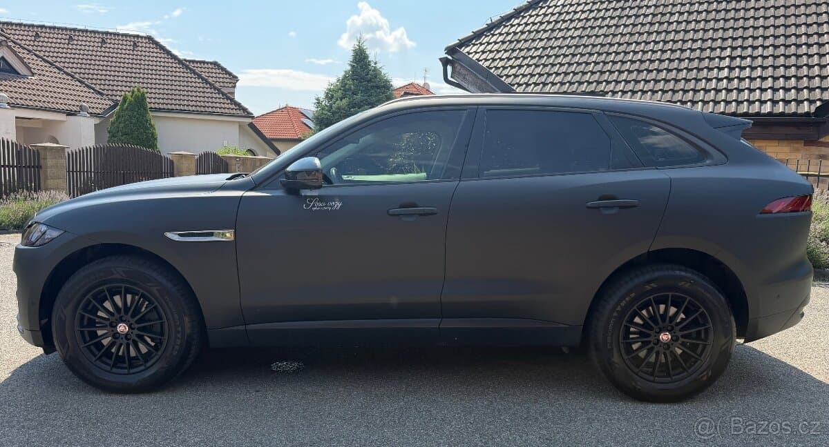 Jaguar F-PACE - 6
