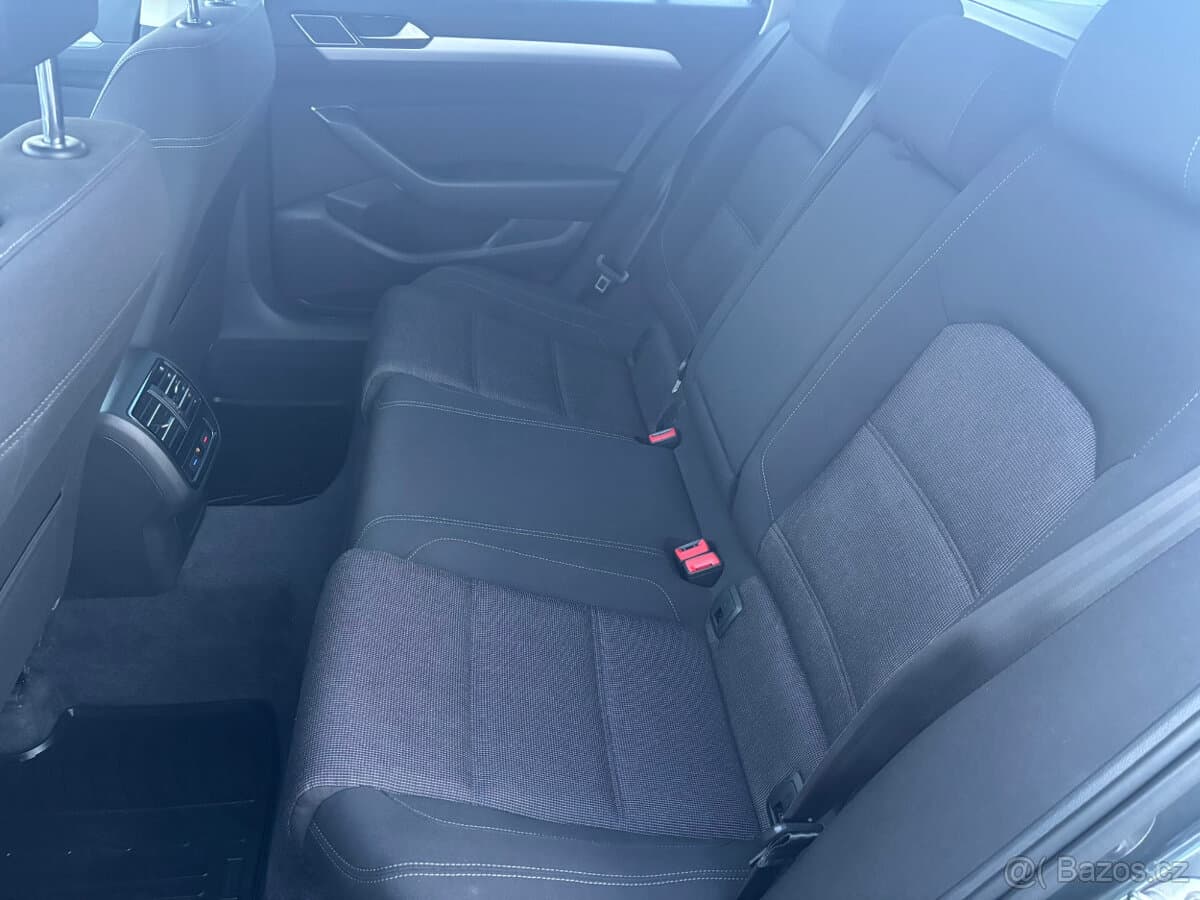 2016 Volkswagen PASSAT - 6
