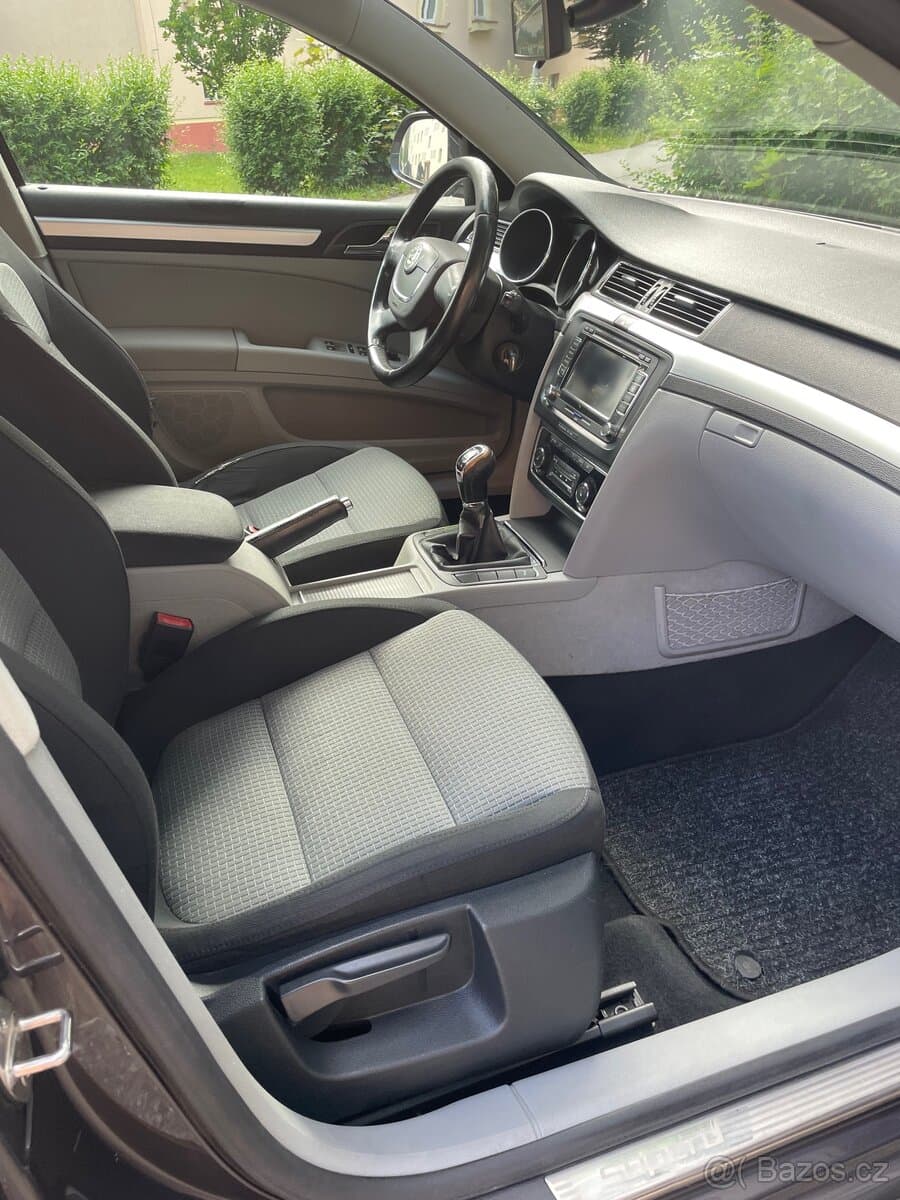 2011 Škoda SUPERB - 6