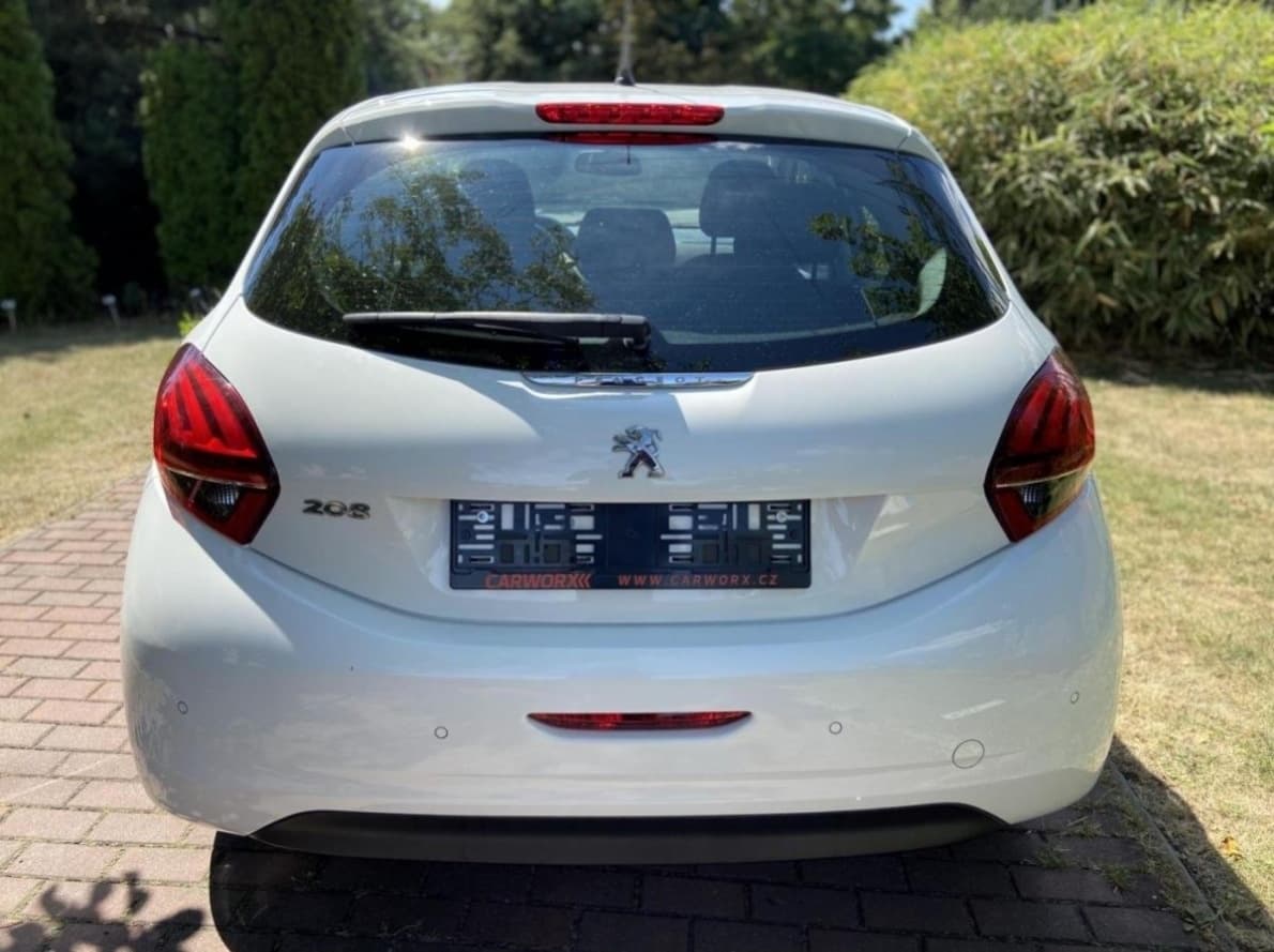 2015 Peugeot 208 - 6