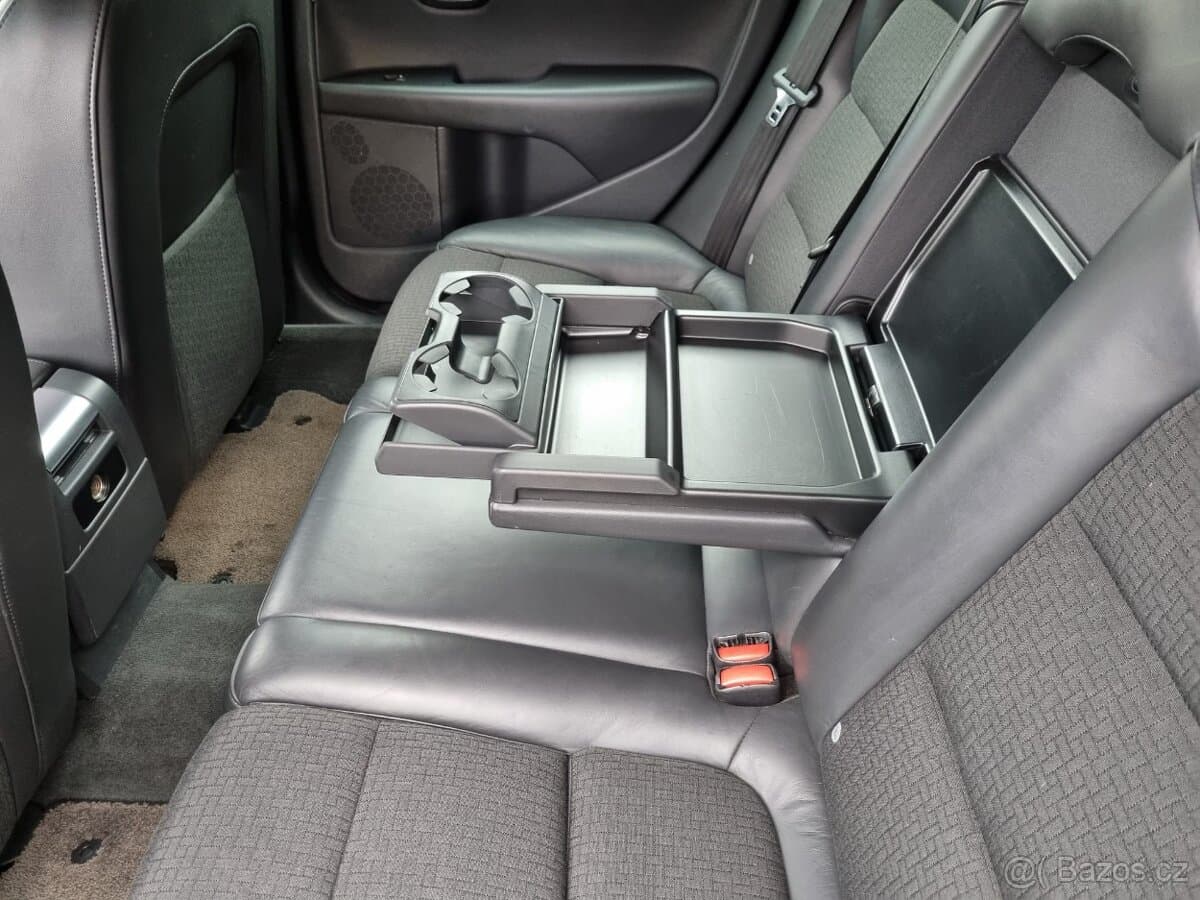2016 Volvo V70 - 6