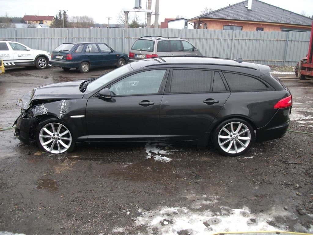 2013 Jaguar XF - 6