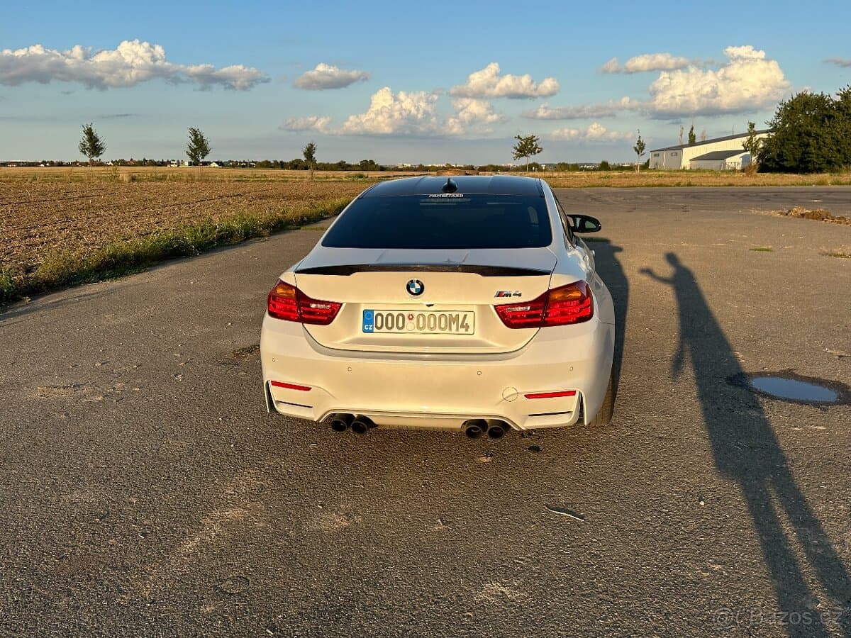 2016 BMW M4 - 6