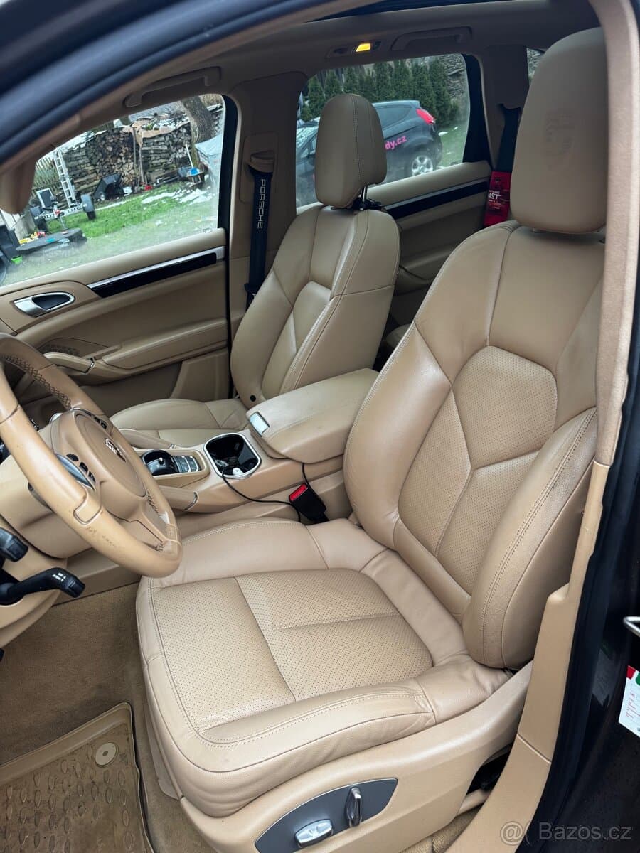 2010 Porsche CAYENNE - 6