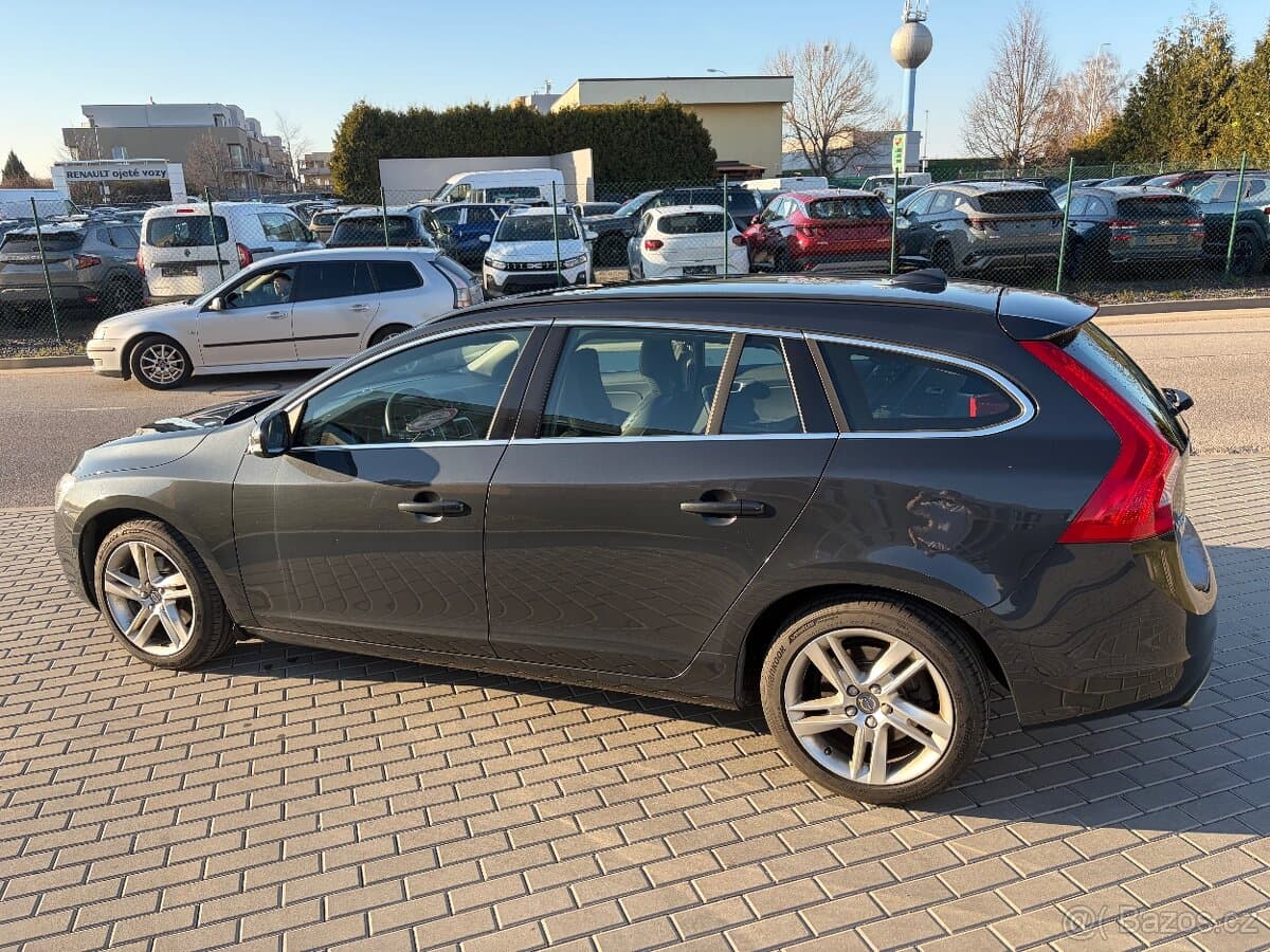 2017 Volvo V60 - 6