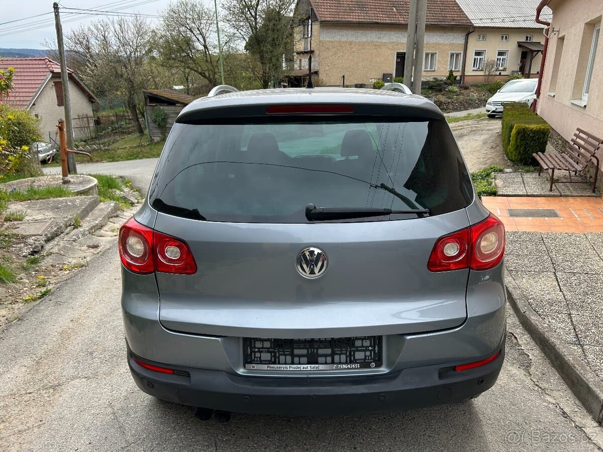 2010 Volkswagen TIGUAN - 6