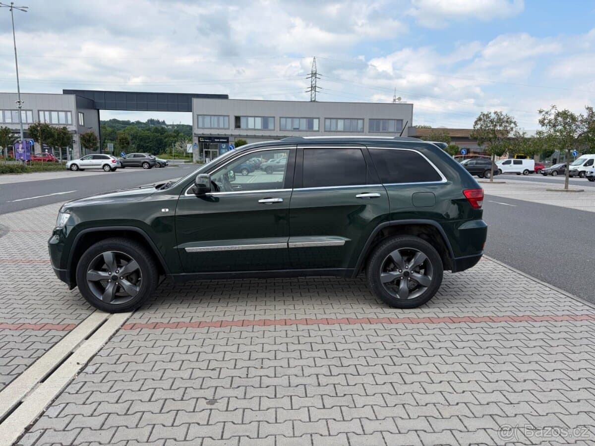 2011 Jeep CHEROKEE - 6