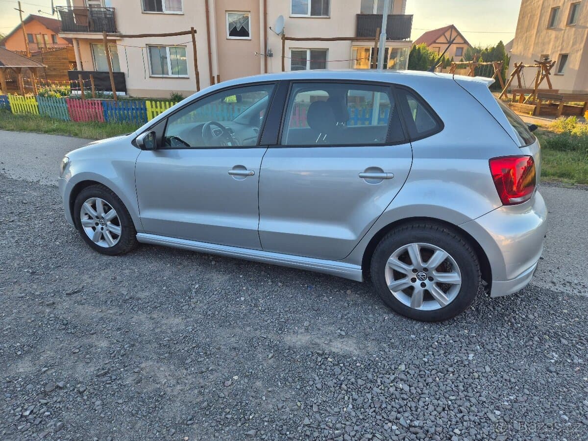 2011 Volkswagen POLO - 6