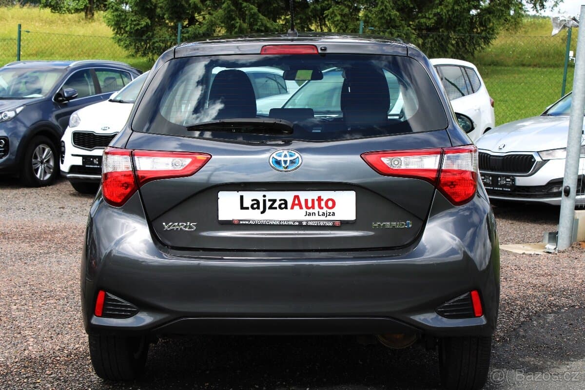 2017 Toyota YARIS - 6