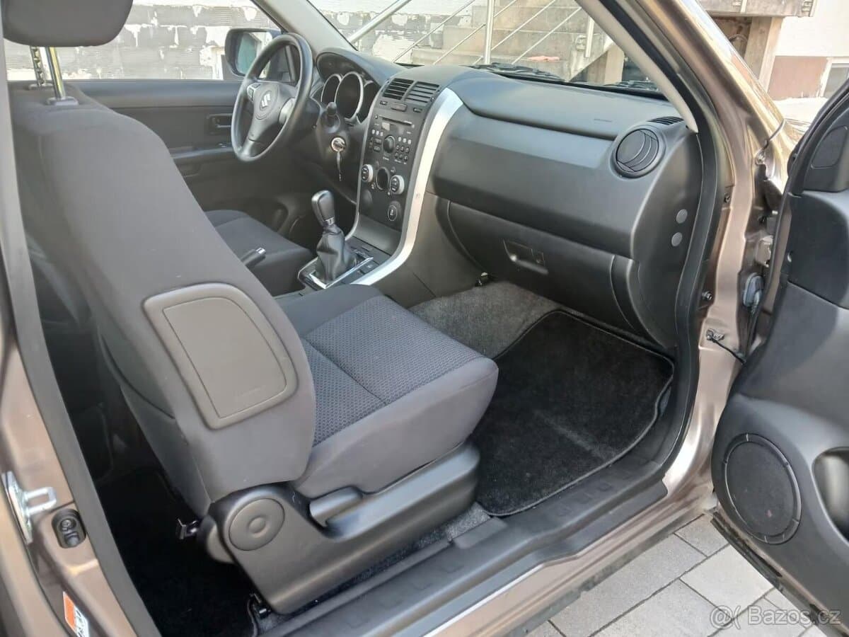 2014 Suzuki GRAND - 6