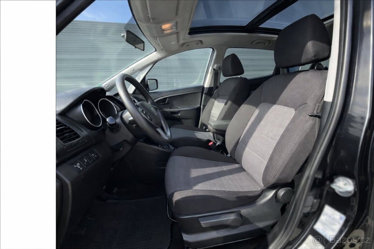 2011 Kia VENGA - 6