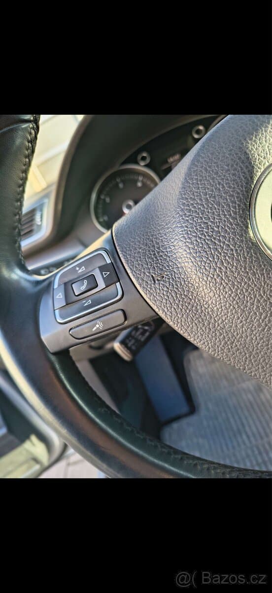 2012 Volkswagen PASSAT - 6