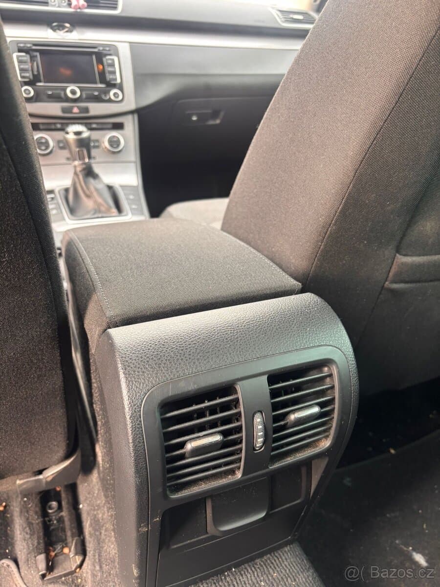 2012 Volkswagen PASSAT - 6