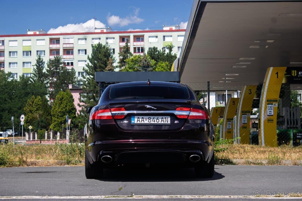 2012 Jaguar XF - 6
