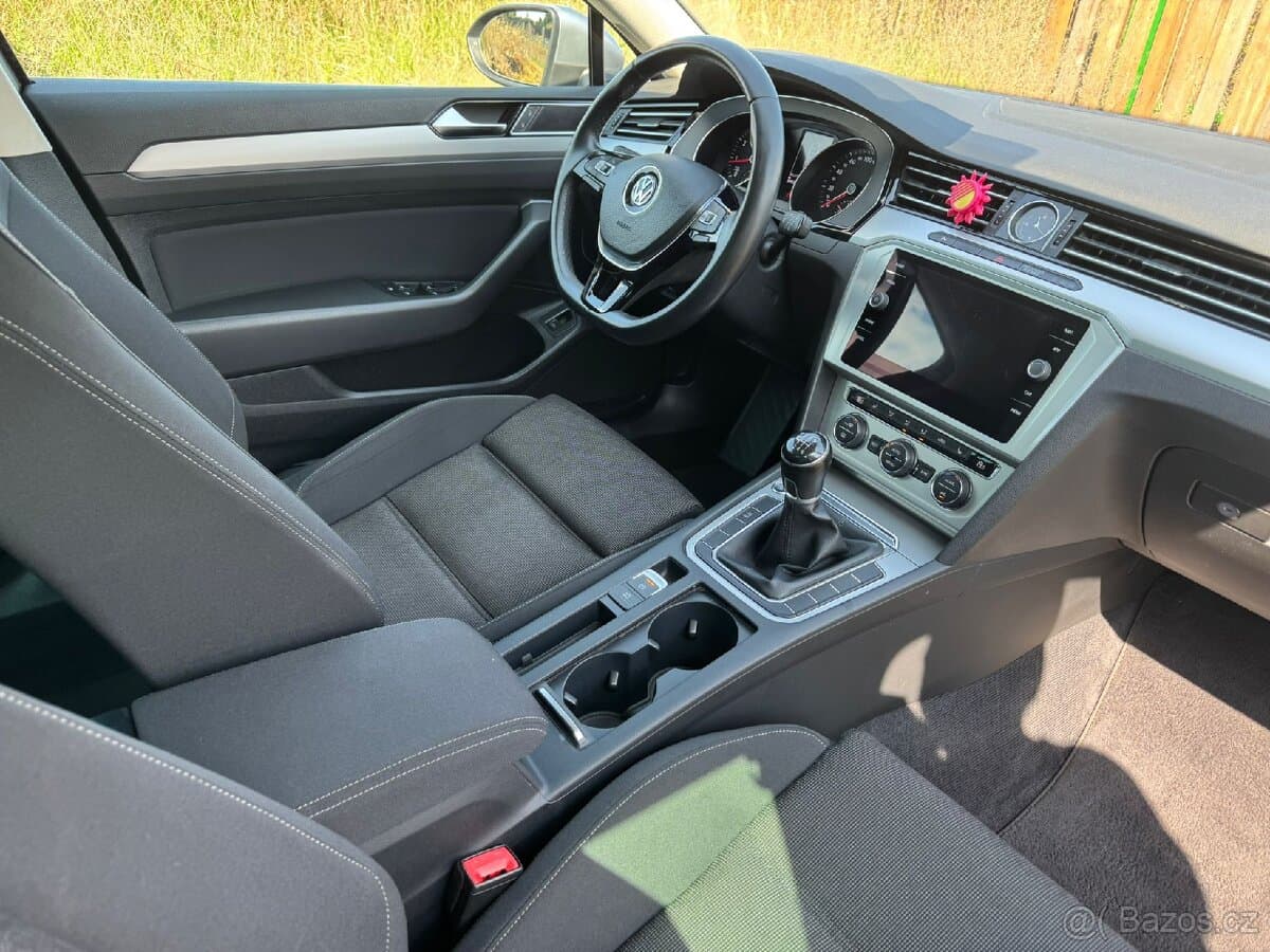 2018 Volkswagen PASSAT - 6