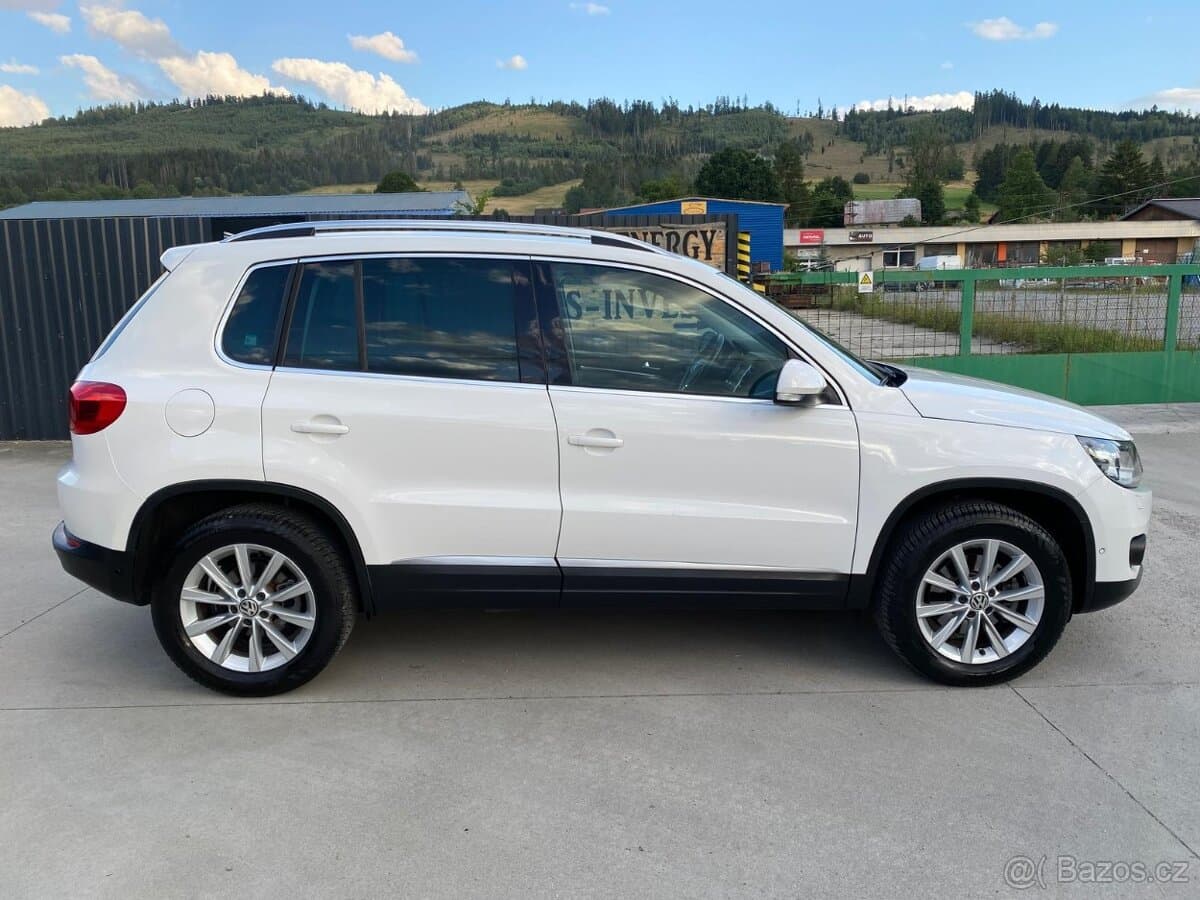 2012 Volkswagen TIGUAN - 6