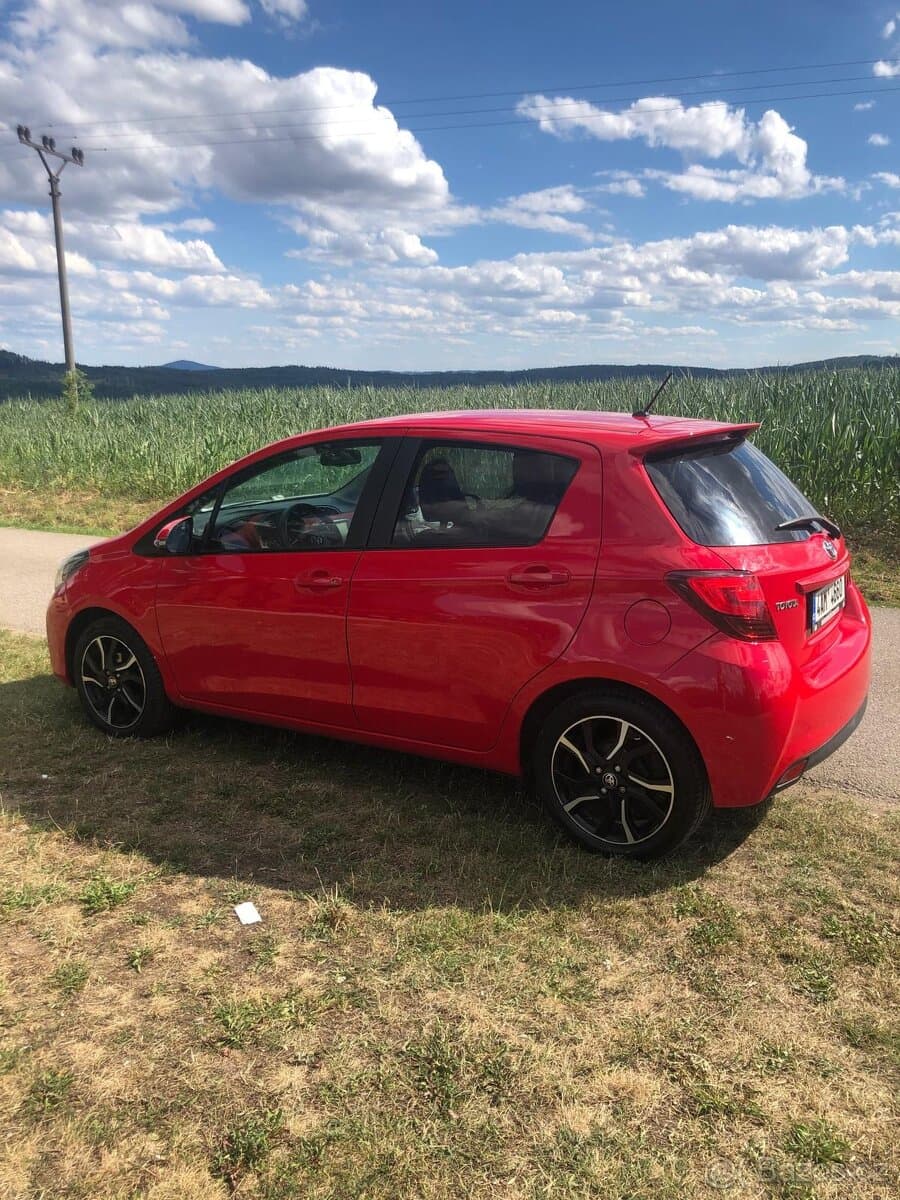 2015 Toyota YARIS - 6