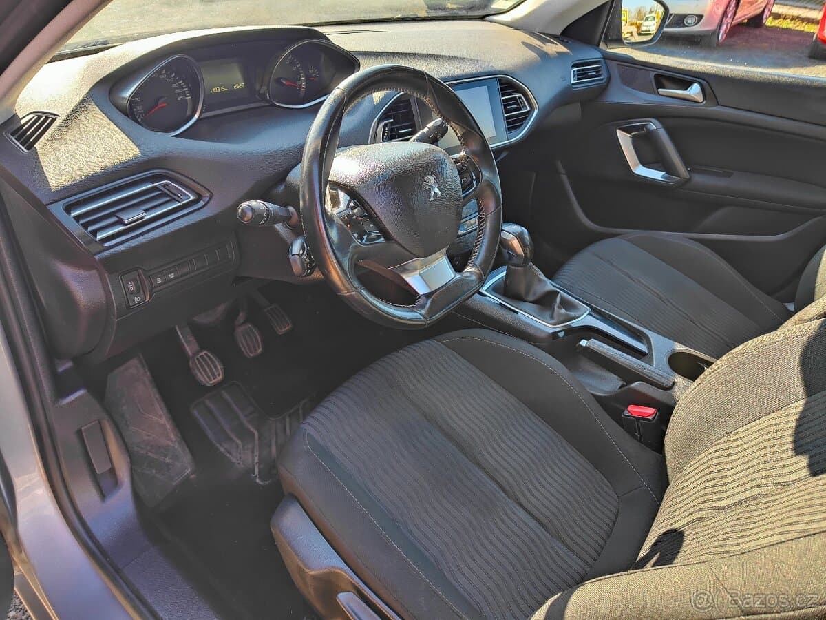 2015 Peugeot 308 - 6