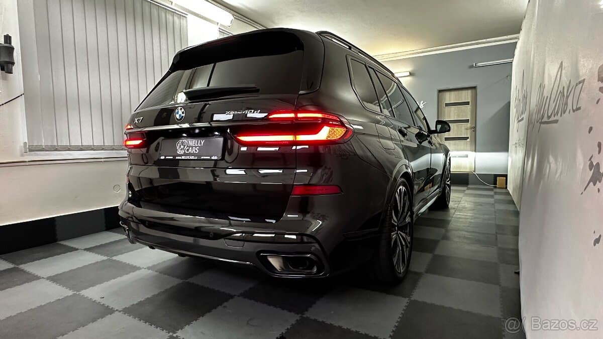 2025 BMW X7 - 6