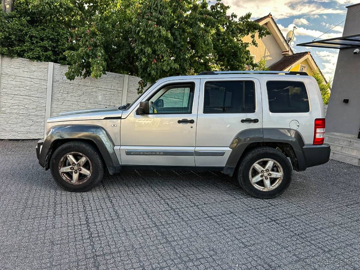2008 Jeep CHEROKEE - 6