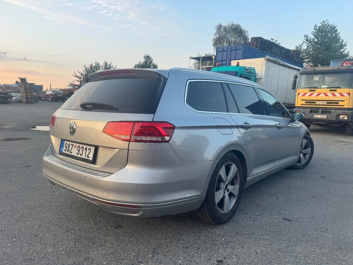 2015 Volkswagen PASSAT - 6
