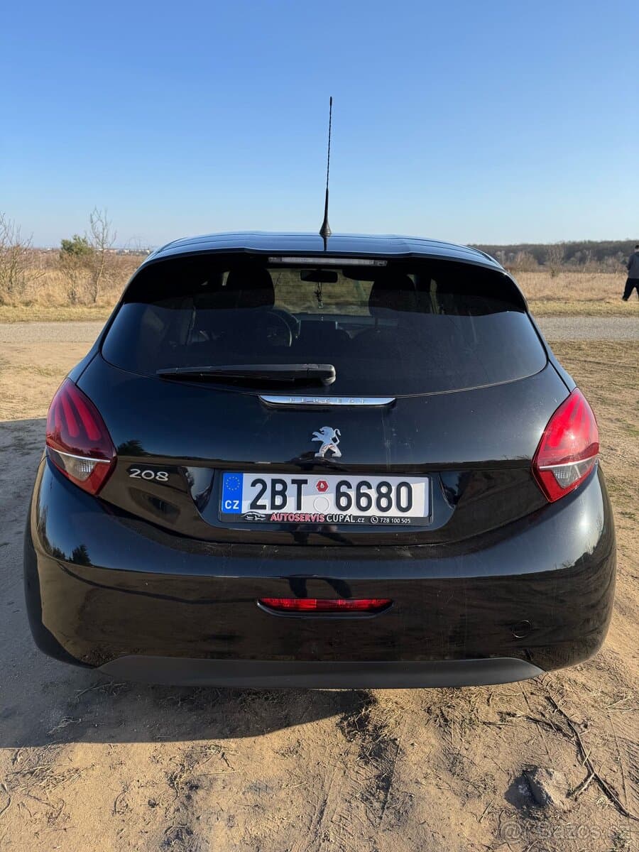 2017 Peugeot 208 - 6