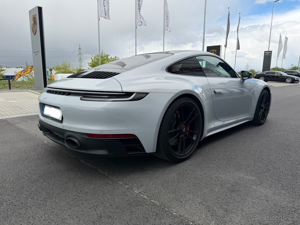 2023 Porsche 911 - 6